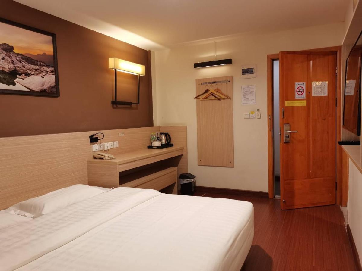 Chiang Roi 7 Days Inn Чиангмай Екстериор снимка