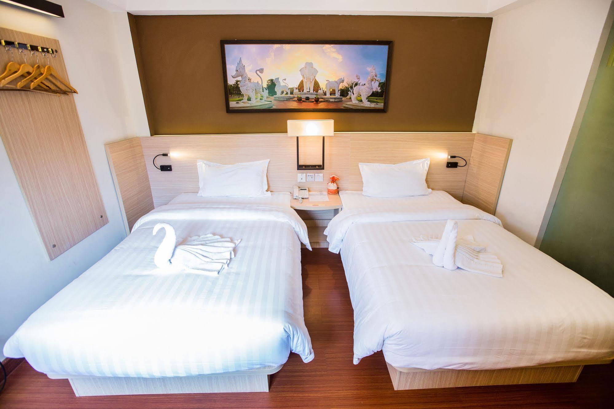 Chiang Roi 7 Days Inn Чиангмай Екстериор снимка